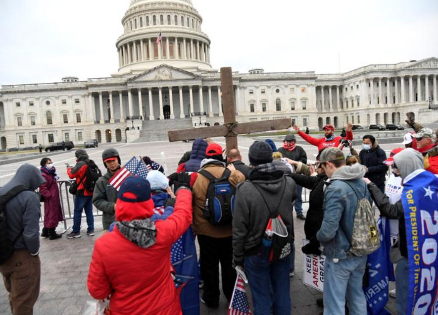 Manifestantes a favor de Donald Trump