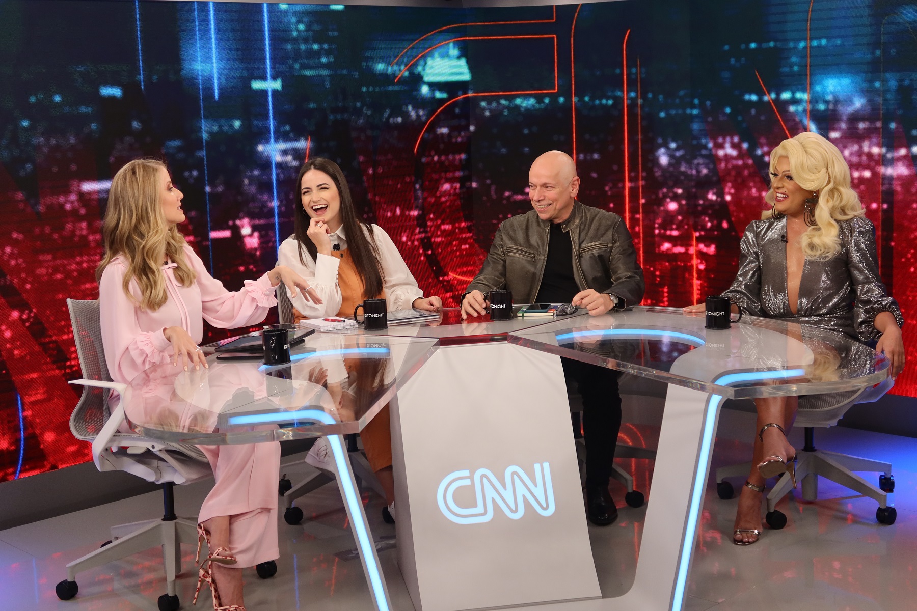 CNN Tonight, talk show apresentado por Mari Palma, Gabriela Prioli e Leandro Kar