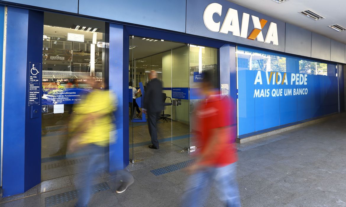 Movimentação em agência da Caixa Econômica Federal