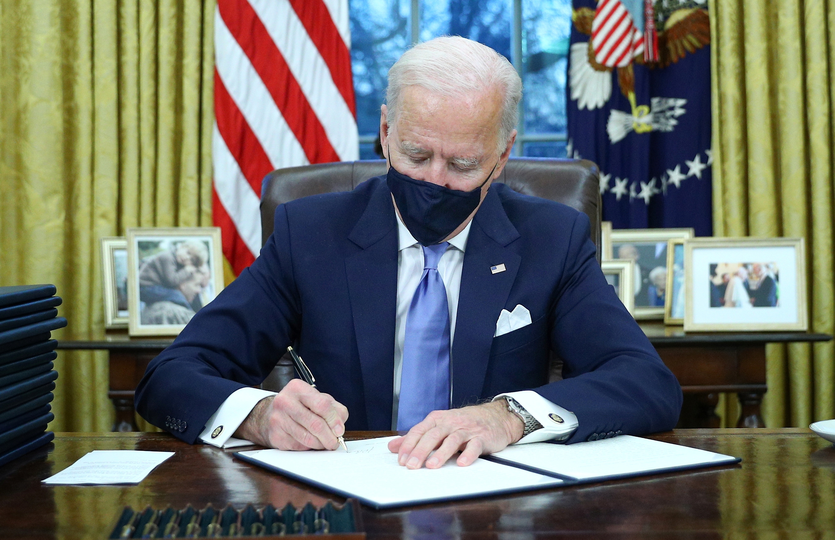 Joe Biden toma posse como presidente dos Estados Unidos