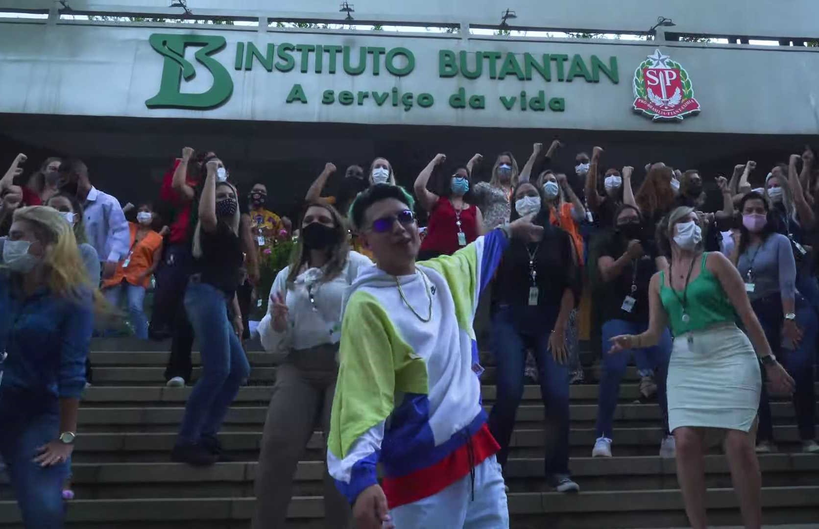 MC Fioti lança o videoclipe 'Vacina Butantan - Remix Bum Bum Tan Tan'