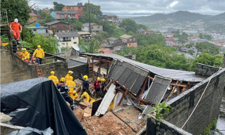 Deslizamento de terra em Santa Catarina