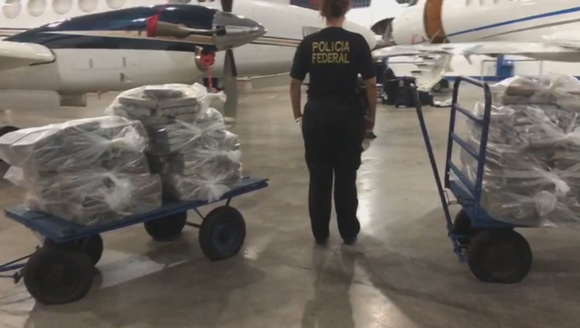 PF apreende 500 kg de cocaína em avião que tinha como destino a Europa