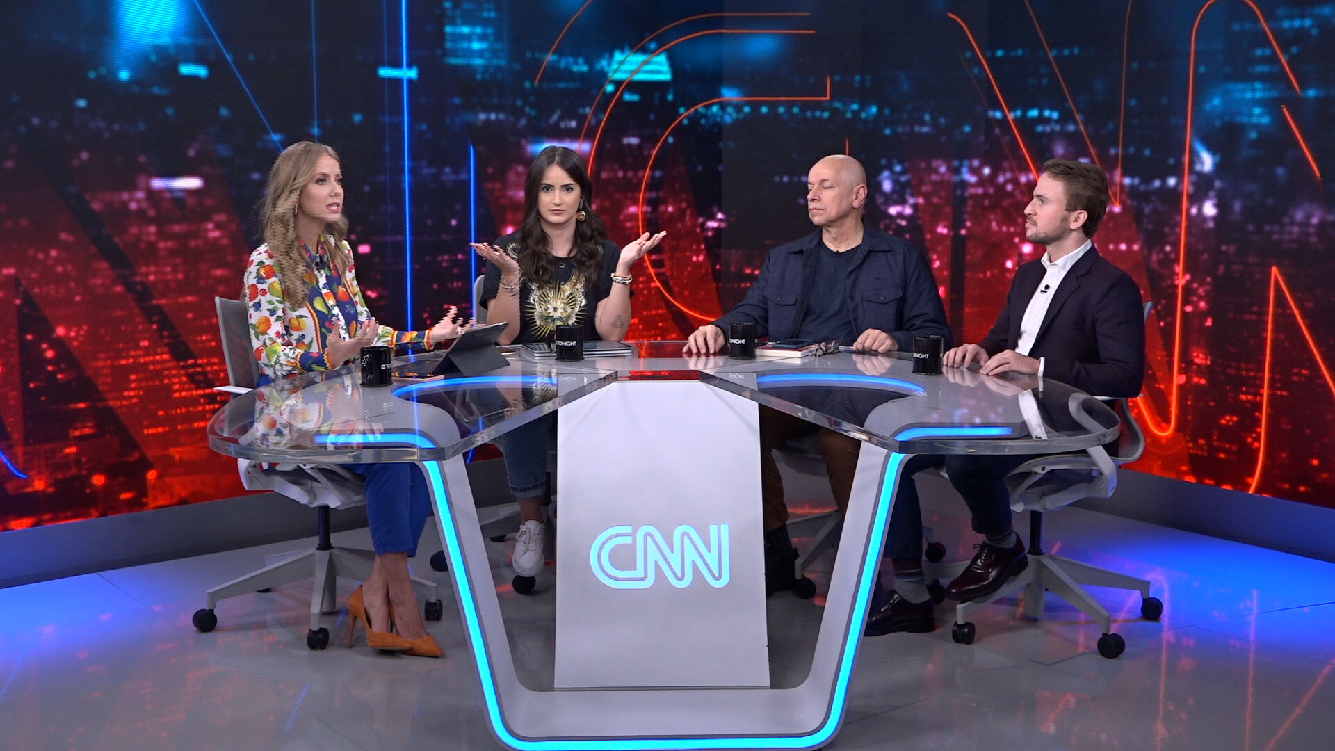 CNN Tonight, talk show apresentado por Mari Palma, Gabriela Prioli e Leandro Kar