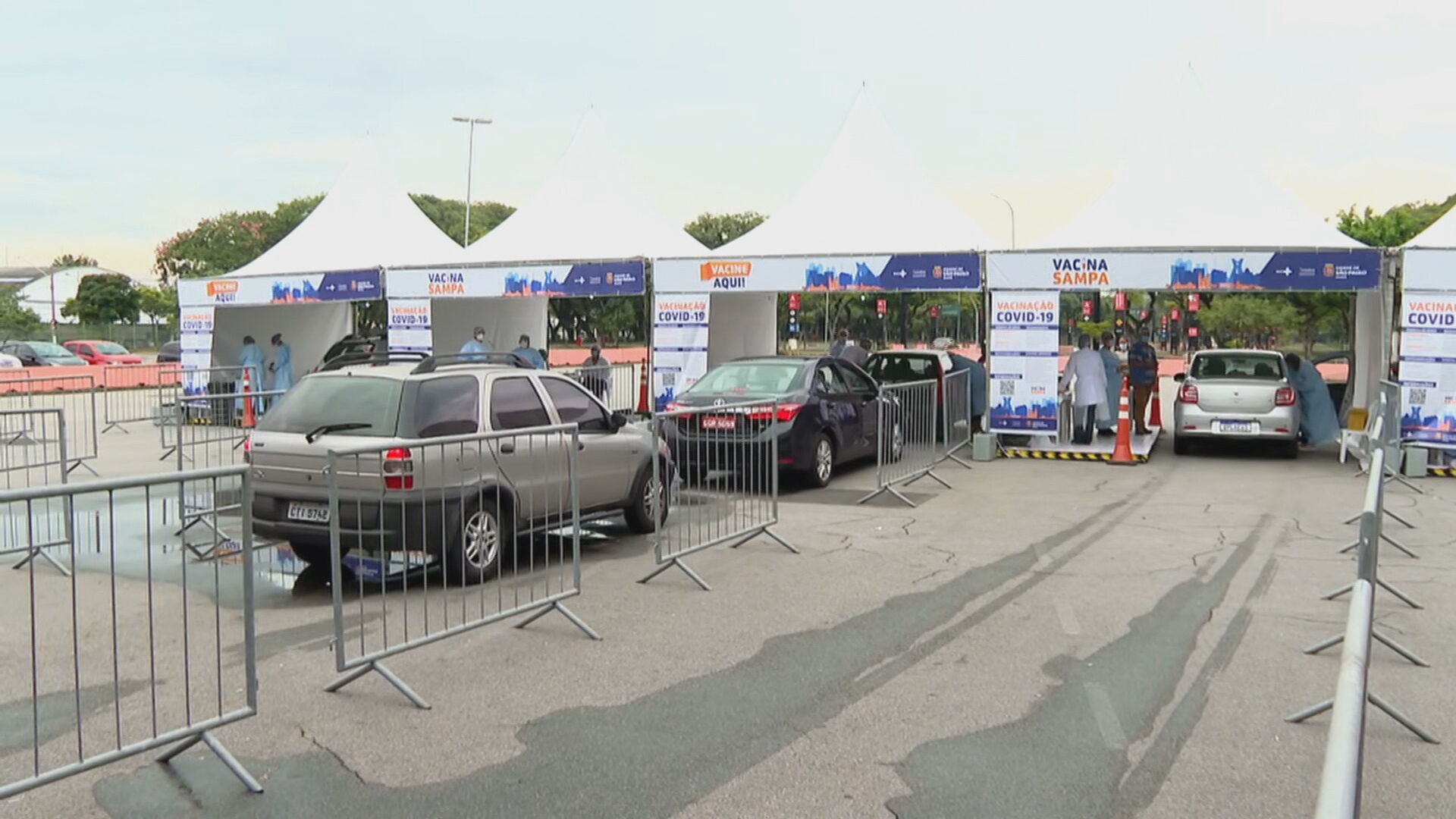 Sambódromo de SP abre para vacinação drive-thru 