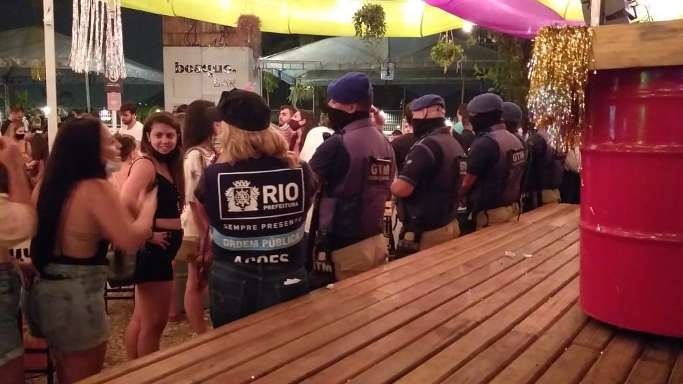 Operação interrompeu baile e interditou bar no Jockey Club do Rio de Janeiro
