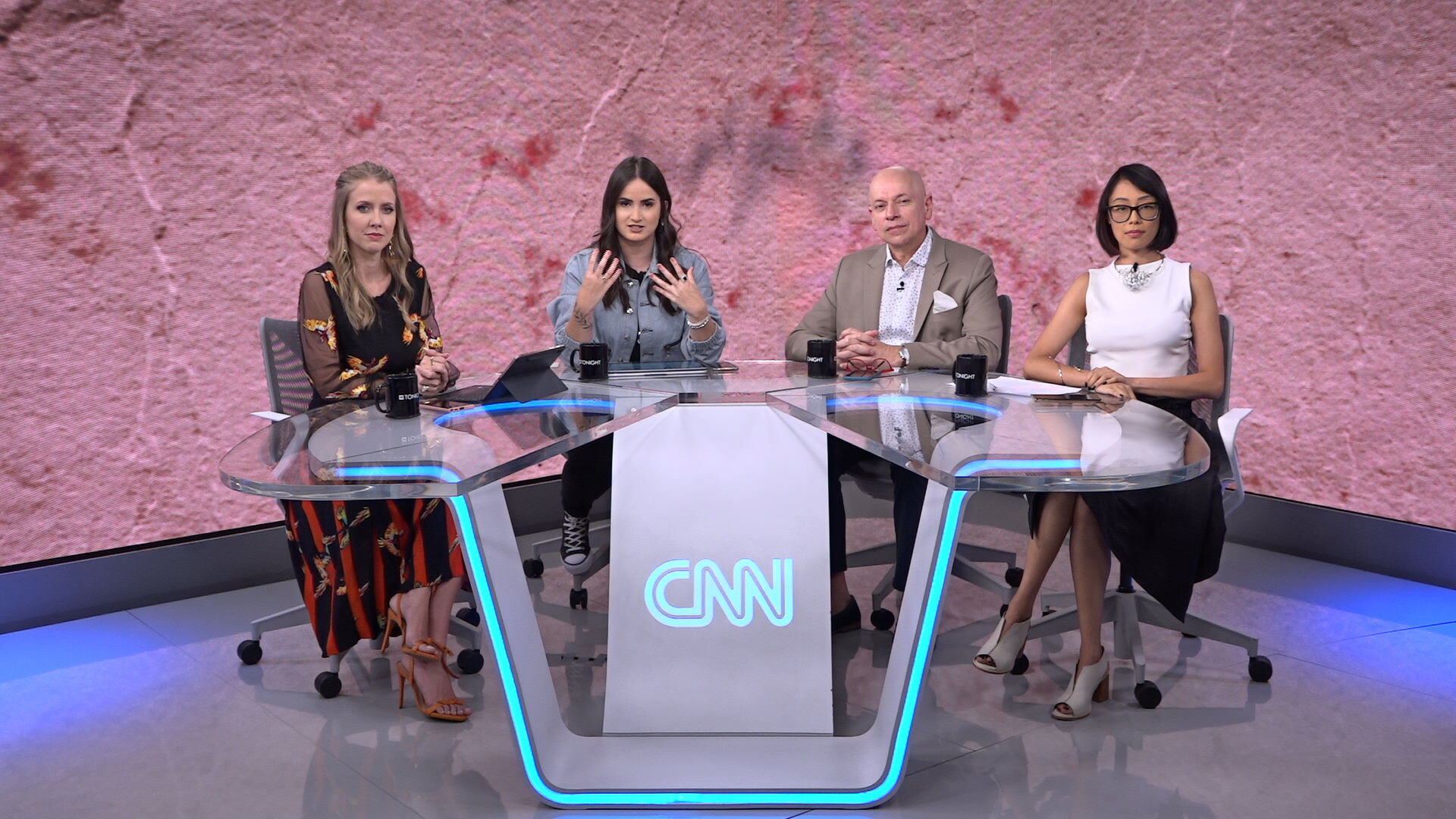 CNN Tonight, apresentado por Mari Palma, Gabriela Prioli e Leandro Karnal