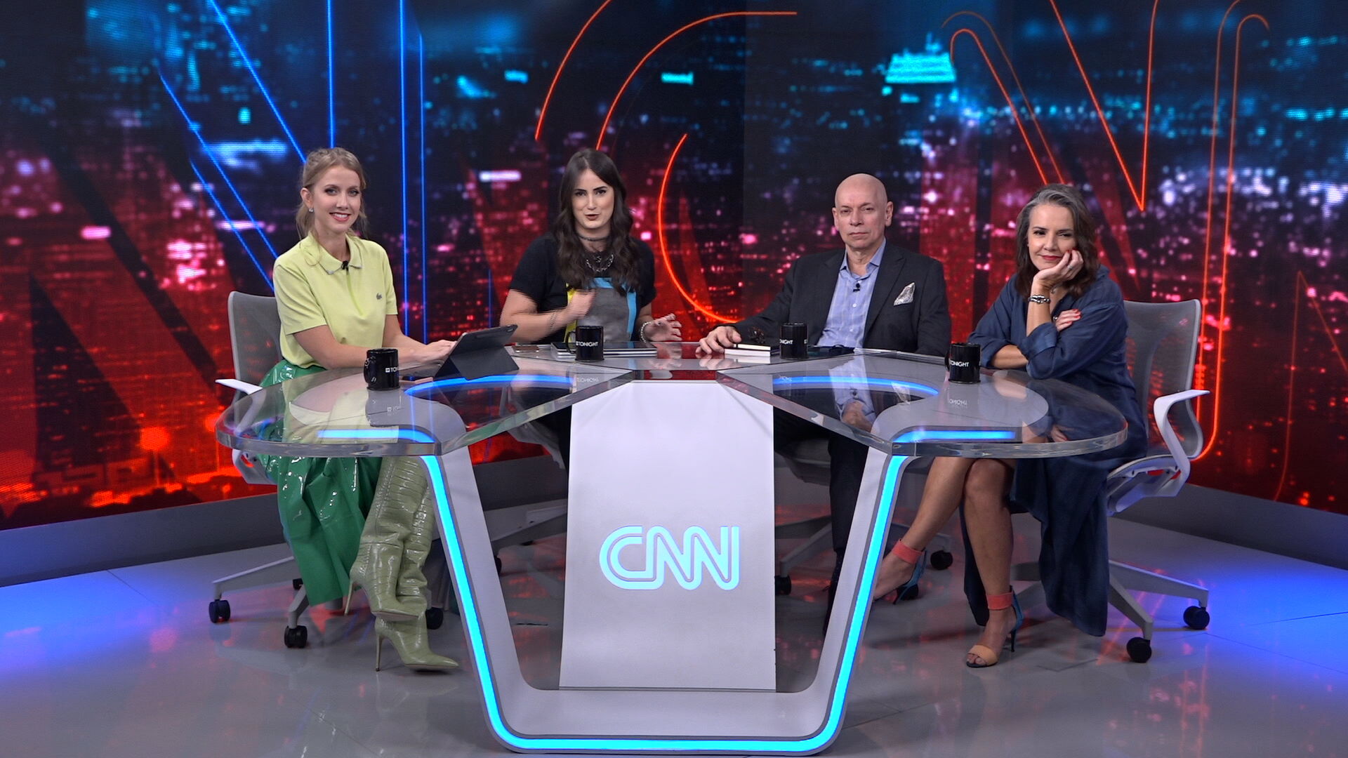 CNN Tonight, apresentado por Mari Palma, Gabriela Prioli e Leandro Karnal