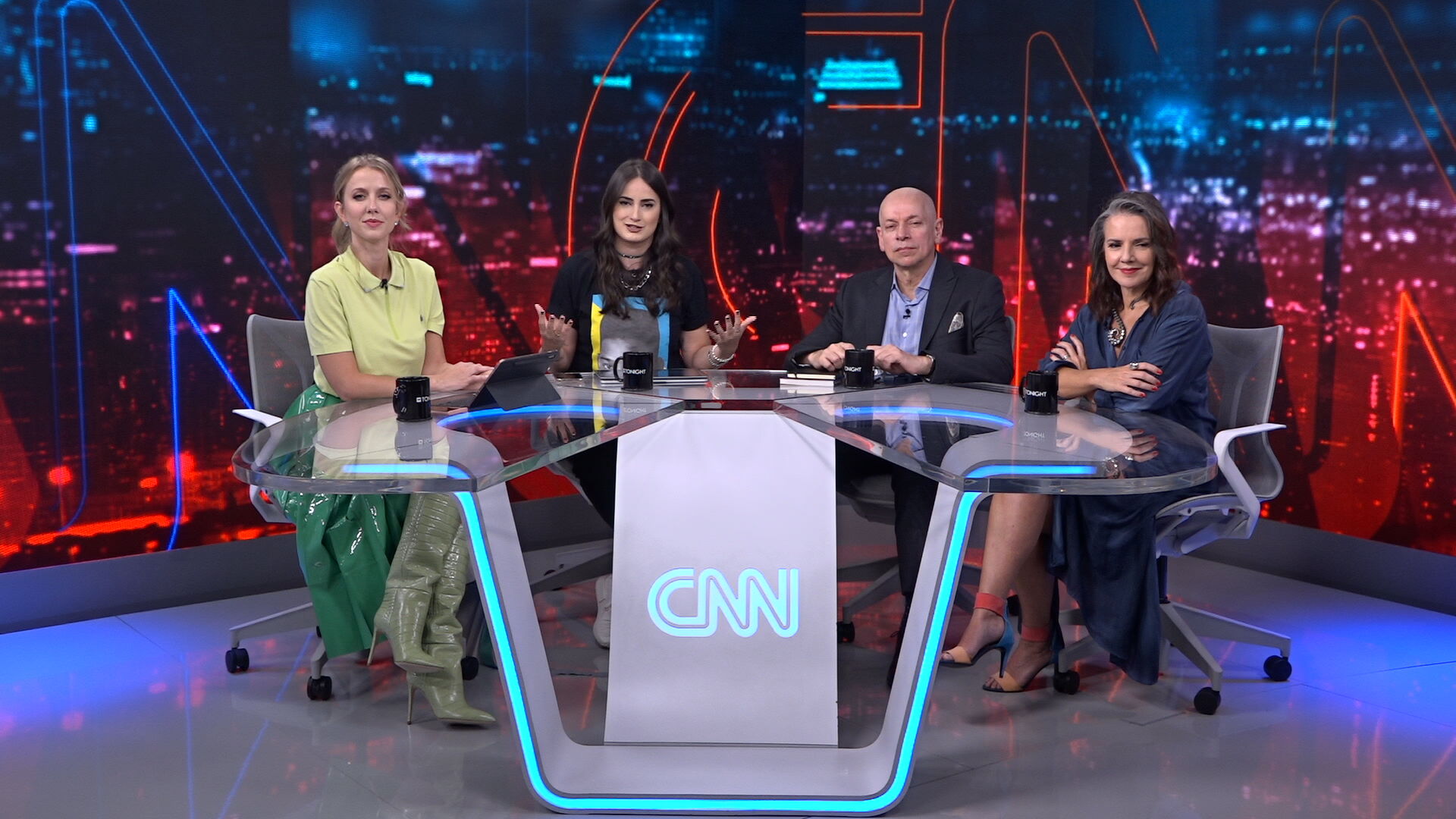 CNN Tonight, apresentado por Mari Palma, Gabriela Prioli e Leandro Karnal