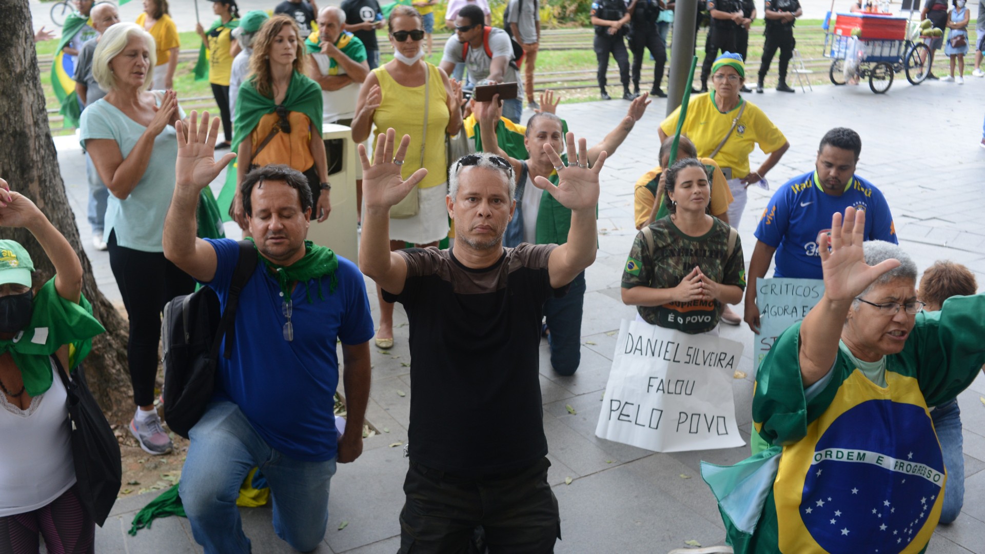 Grupo se manifestou a favor do deputado federal Daniel Silveira no Rio de Janeir