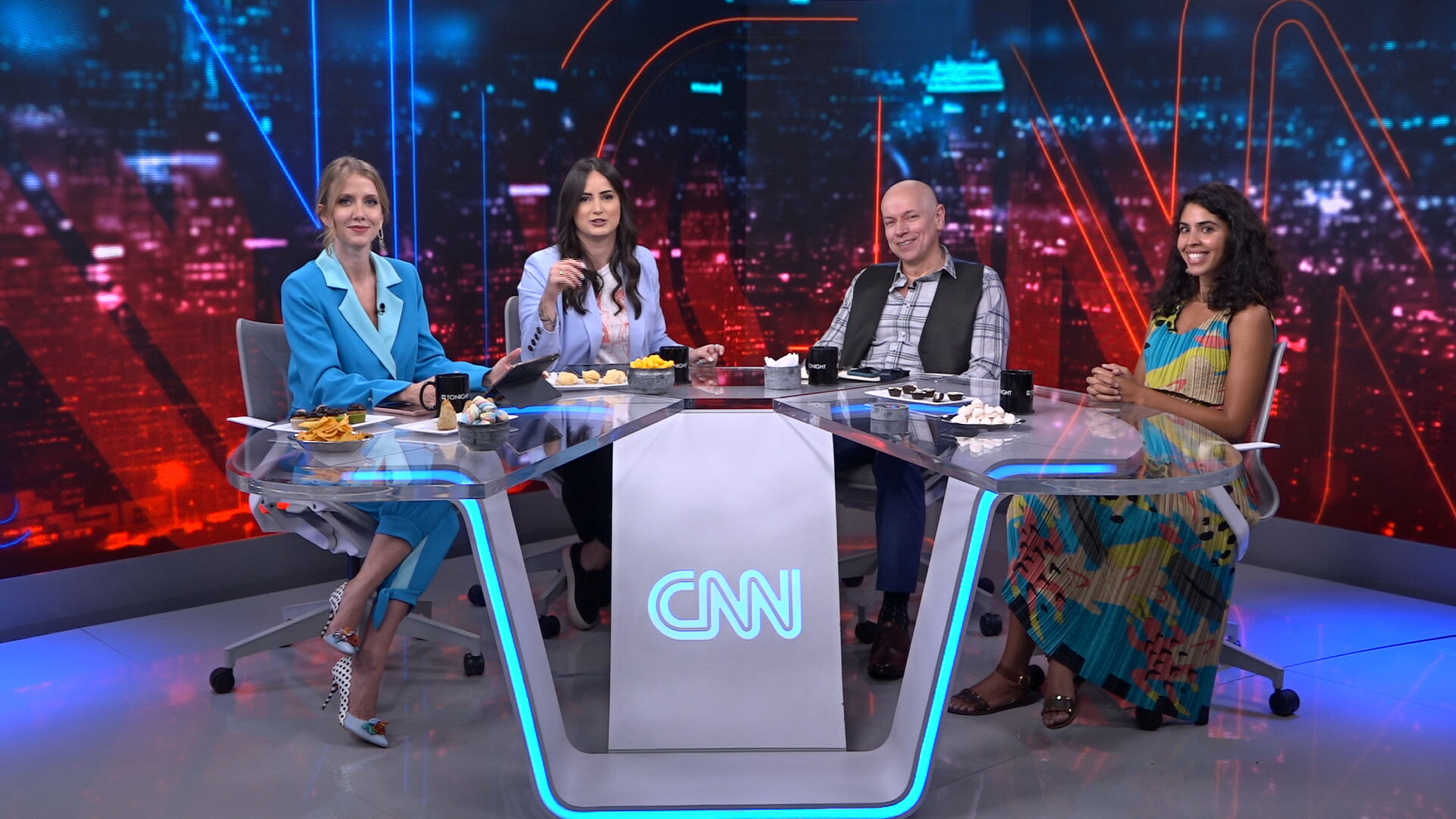 CNN Tonight, apresentado por Mari Palma, Gabriela Prioli e Leandro Karnal