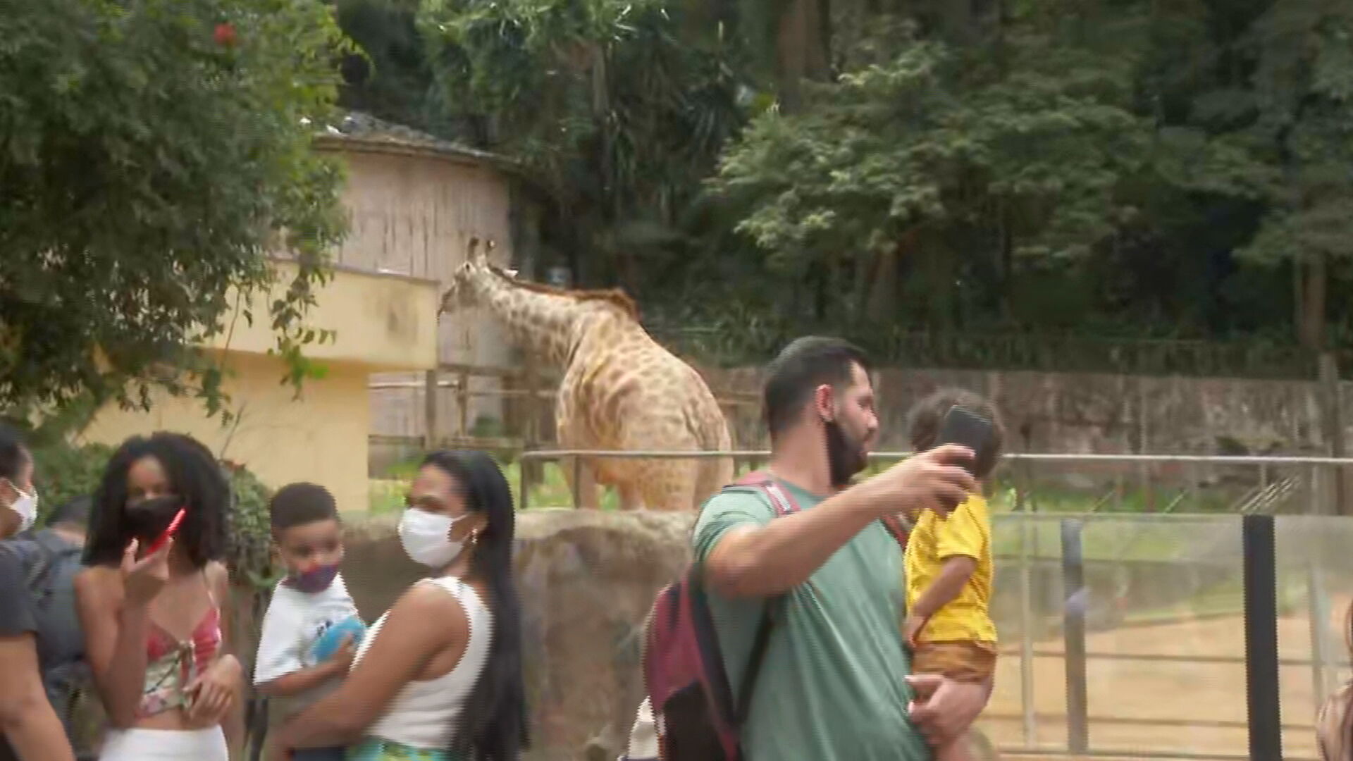 Visitantes no zoológico de São Paulo (20 fev 2021)