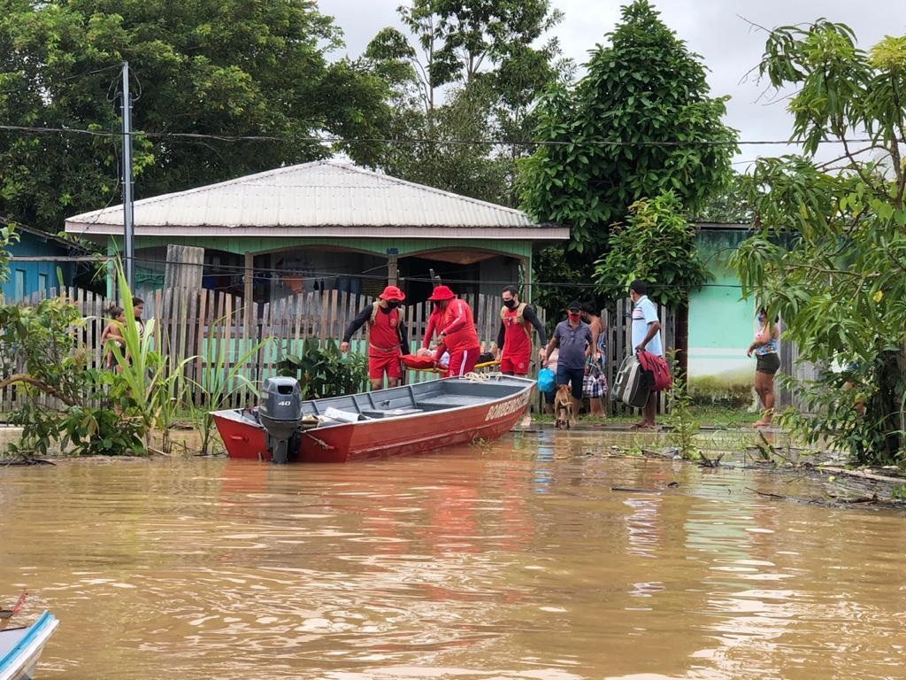 Enchentes no Acre já atingiram 10 cidades, inclusive a capital Rio Branco