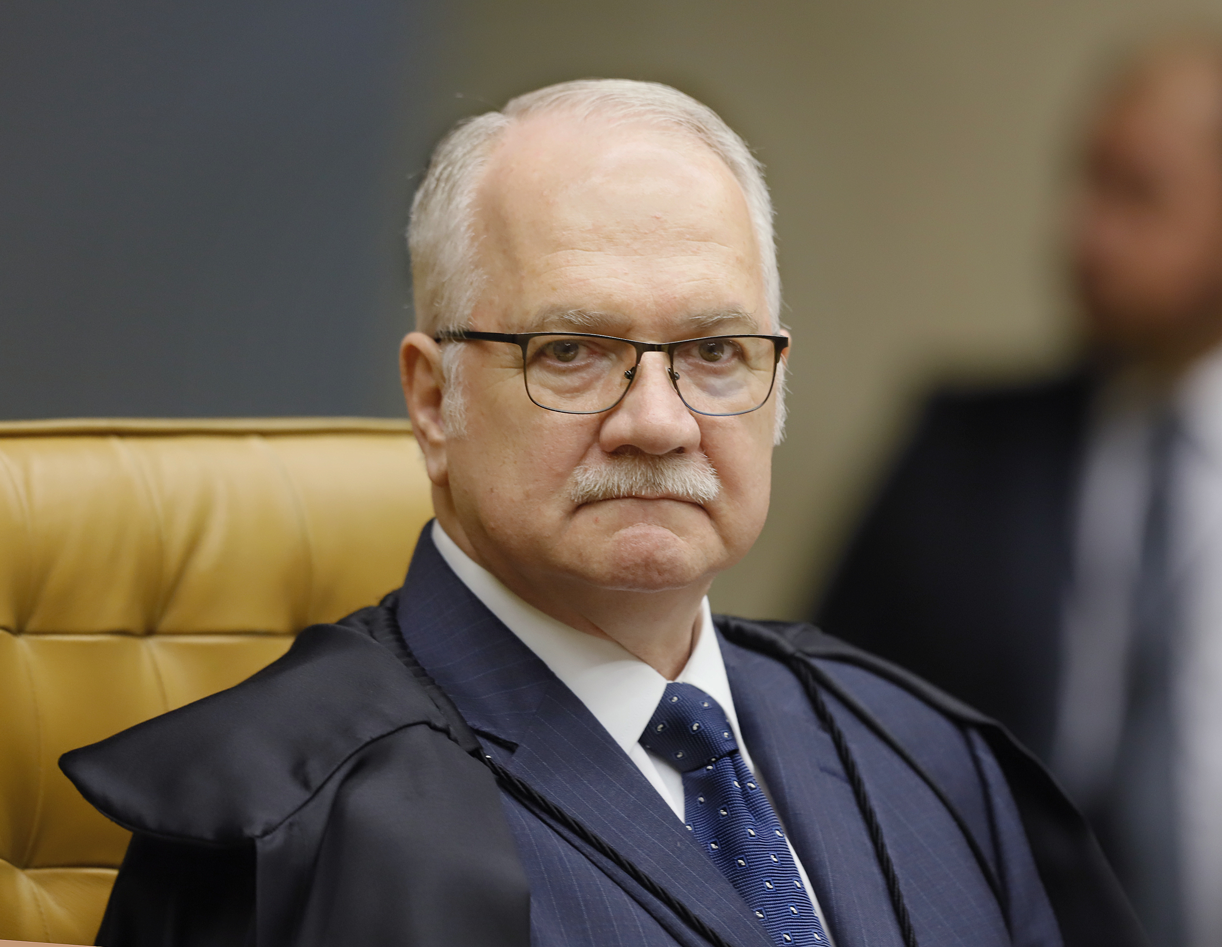 O ministro do STF Edson Fachin durante sessão plenária