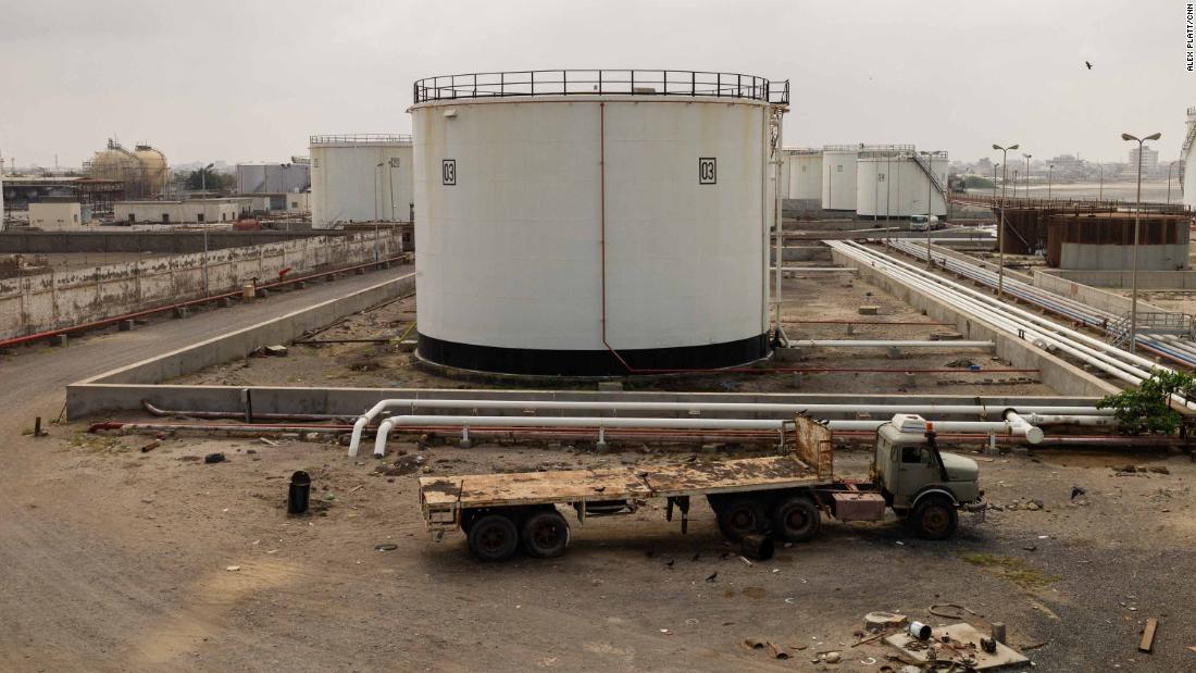 Estoque de combustível do porto de Hodeidah, Iêmen
