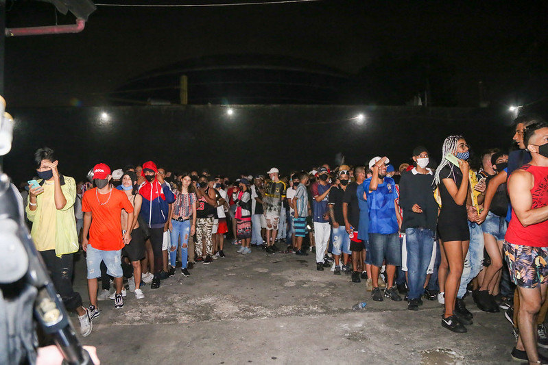 Fiscalização da Vigilância Sanitária em festas clandestinas em São Paulo