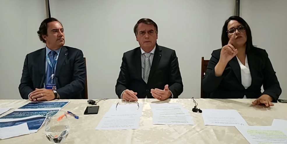 Presidente Jair Bolsonaro e Presidente da Caixa Econômica Federal durante Live