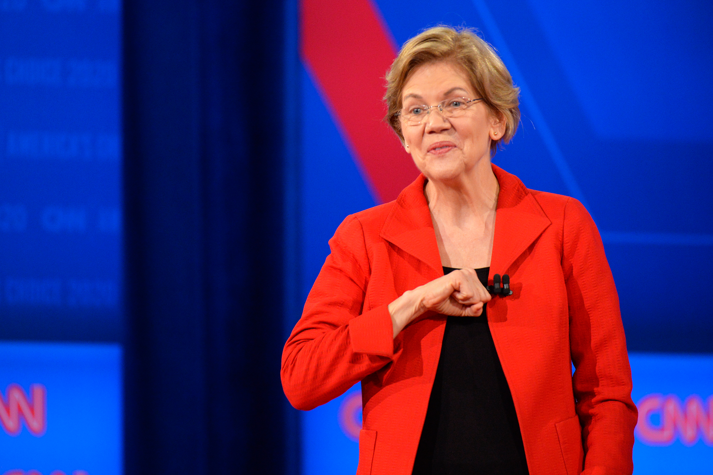 Elizabeth Warren foi a última democrata a apoiar Joe Biden contra Donald Trump