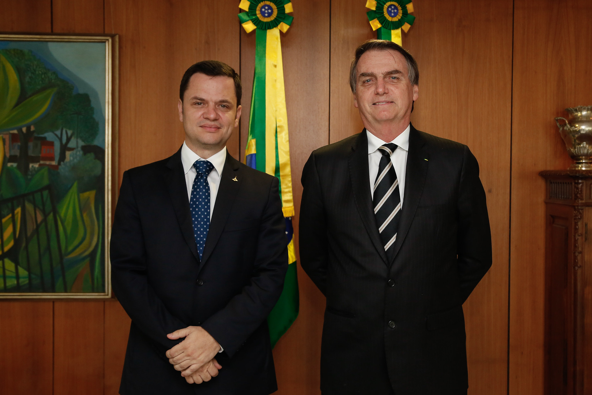 O ministro da Justiça, Anderson Torres, ao lado do presidente Jair Bolsonaro