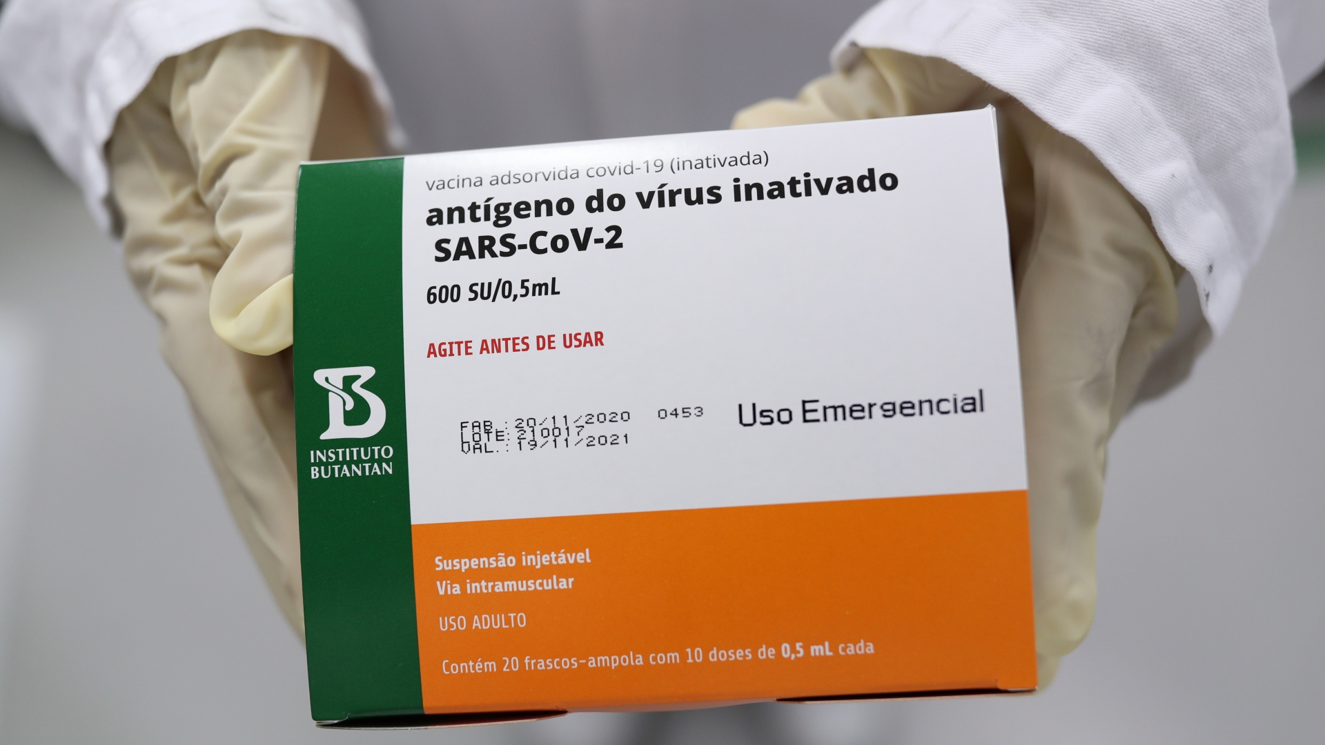 Caixa com doses da Coronavac, vacina contra Covid-19