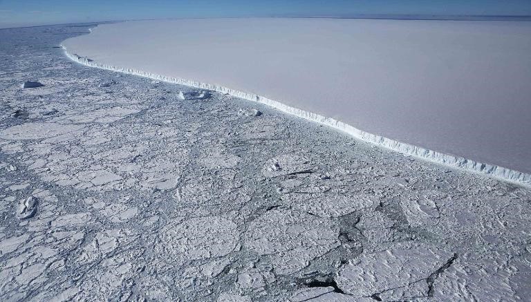 Enorme iceberg que separou-se da placa de gelo Larsen C