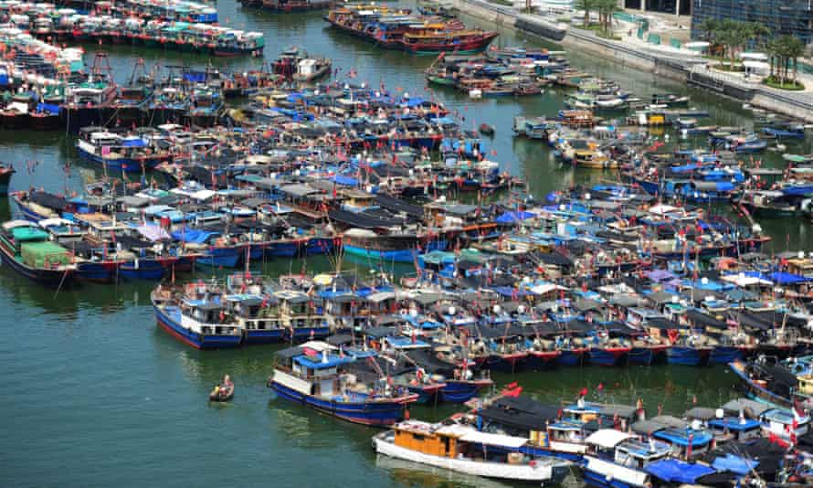 Embarcações chinesas no recife de Whitsun