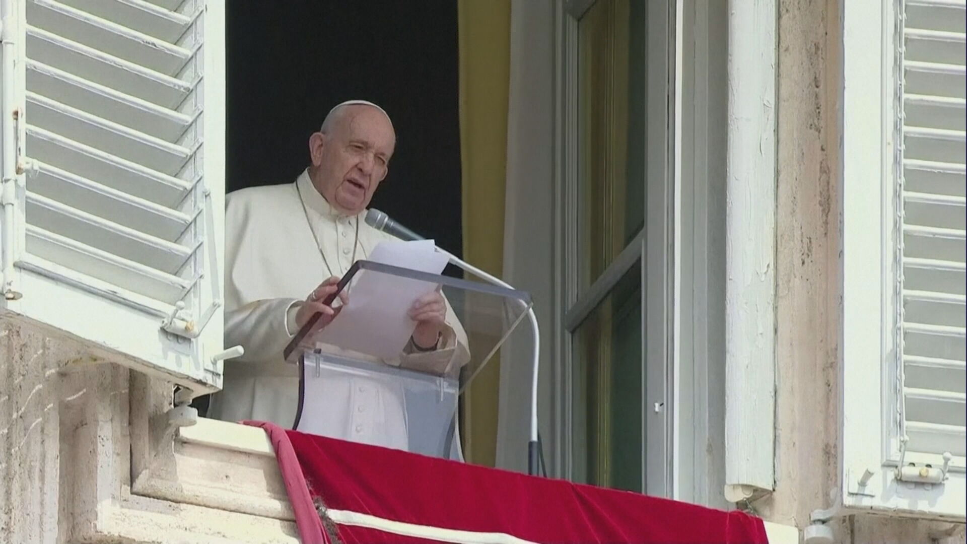 Papa Francisco condenou tensão militar na Ucrânia em discurso presencial 