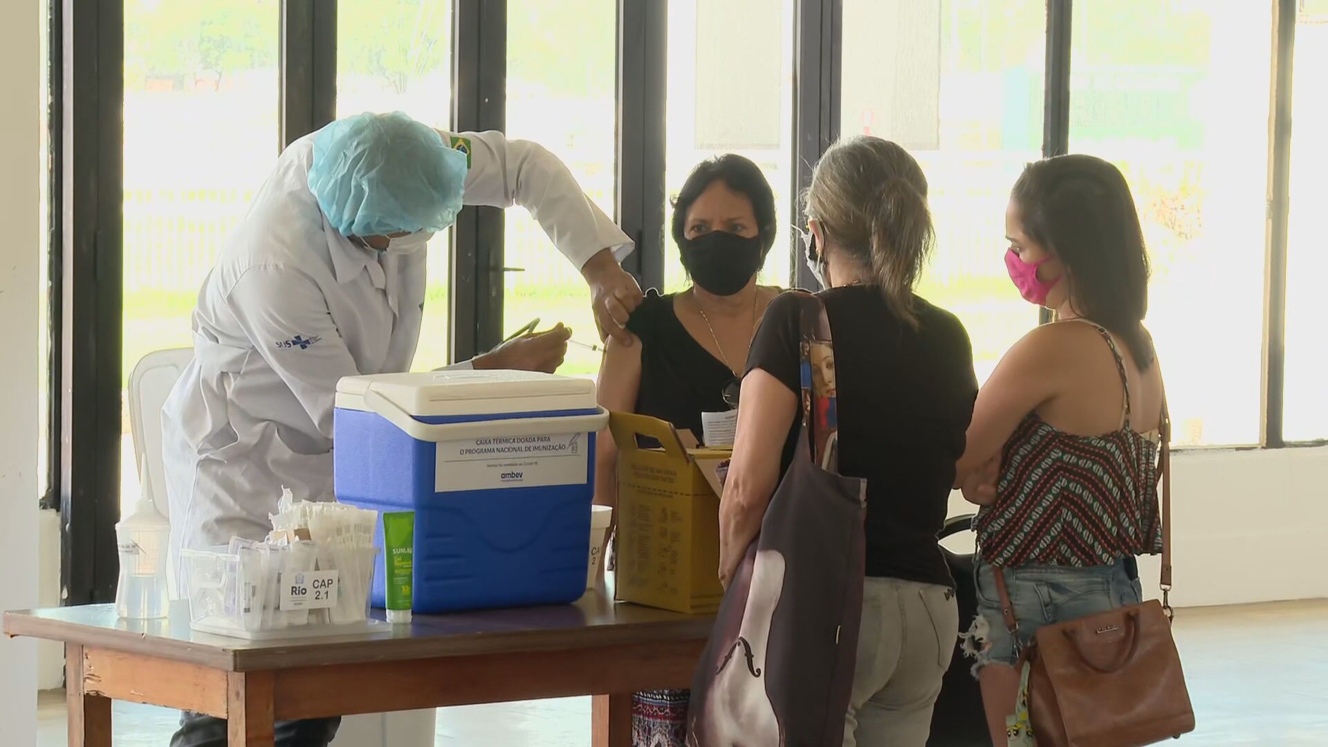 Grávidas com comorbidades já podem ser vacinadas no RJ