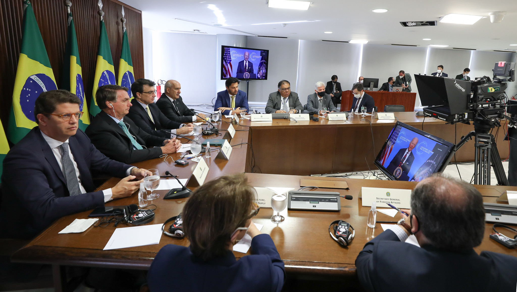 Bolsonaro acompanha a fala de Biden na Cúpula de Líderes sobre o Clima