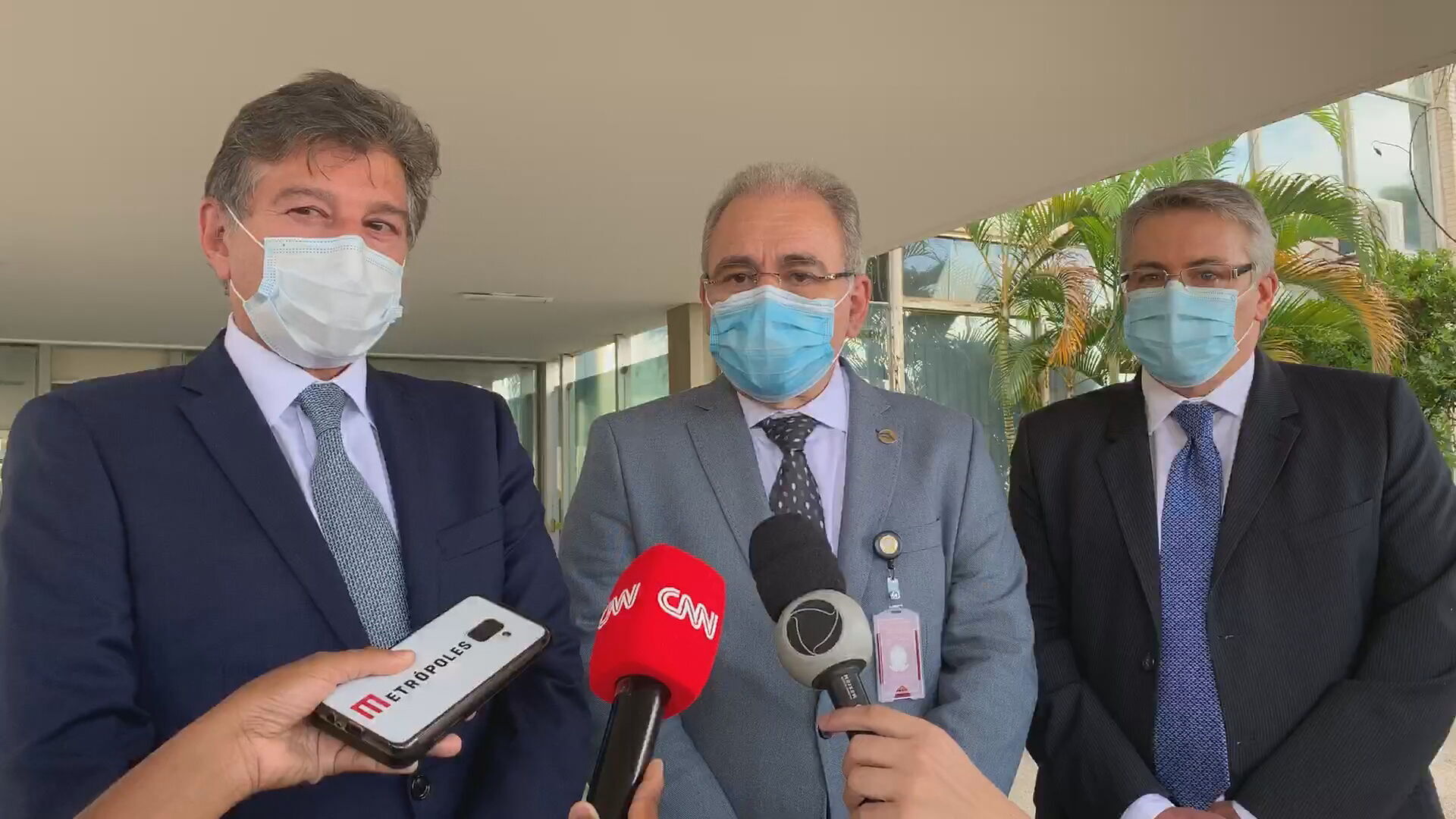 Ministro da Saúde, Marcelo Queiroga em entrevista coletiva na frente do ministér