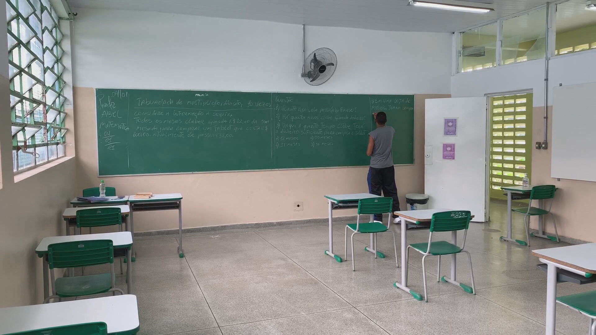 Sala de aula em Salvador (27.abr.2021)