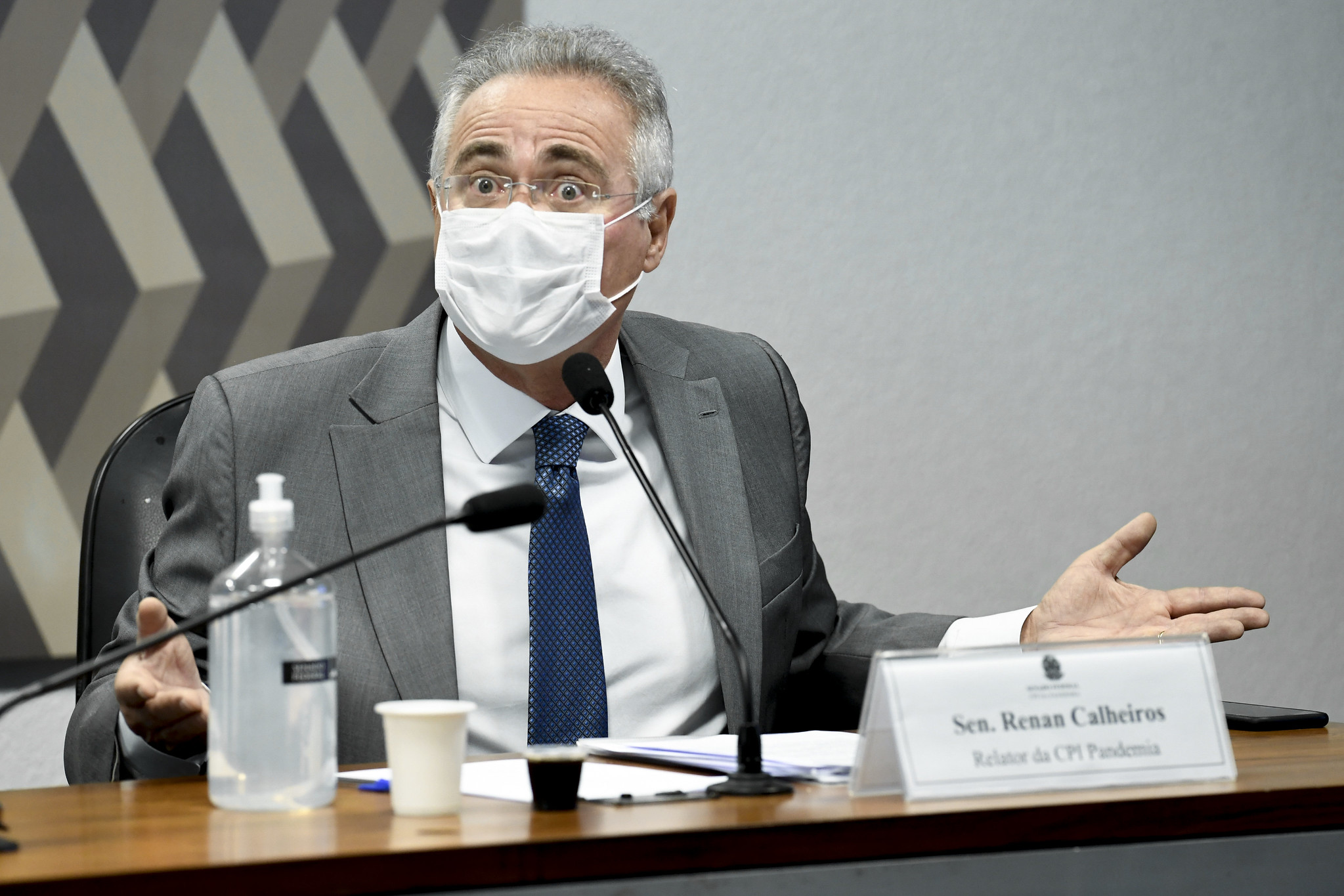 Renan Calheiros, relator da CPI da Pandemia, trocou farpas com governistas