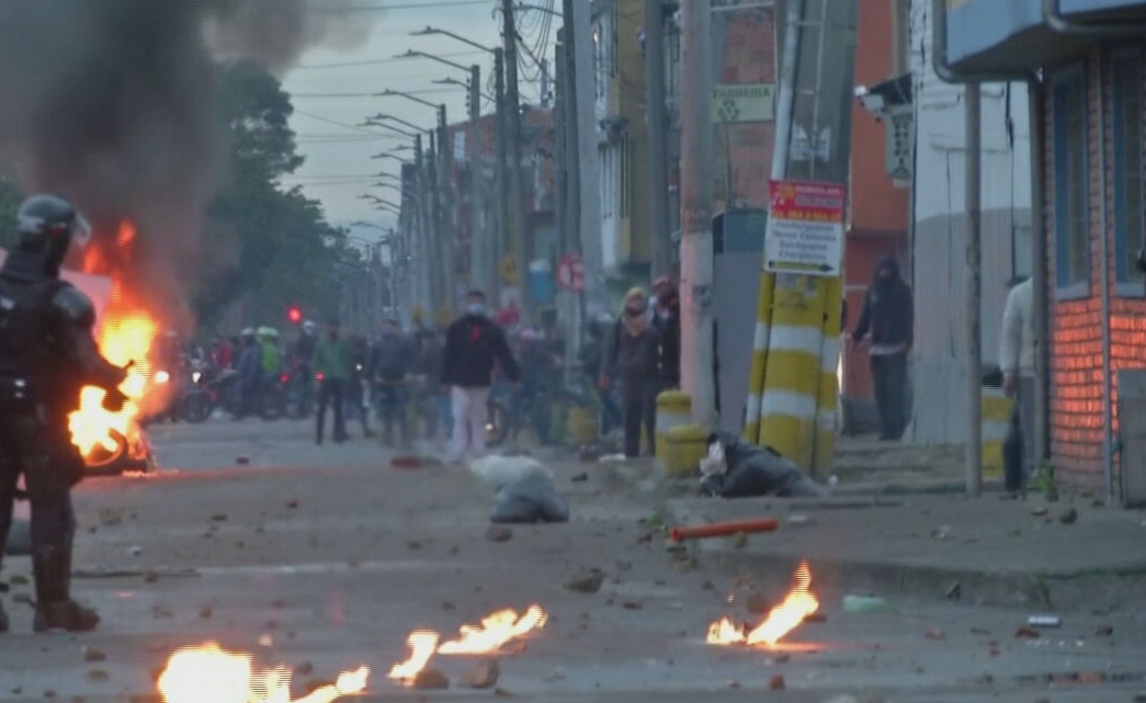 Manifestantes protestam contra reforma tributária na Colômbia (01.mai.2021)