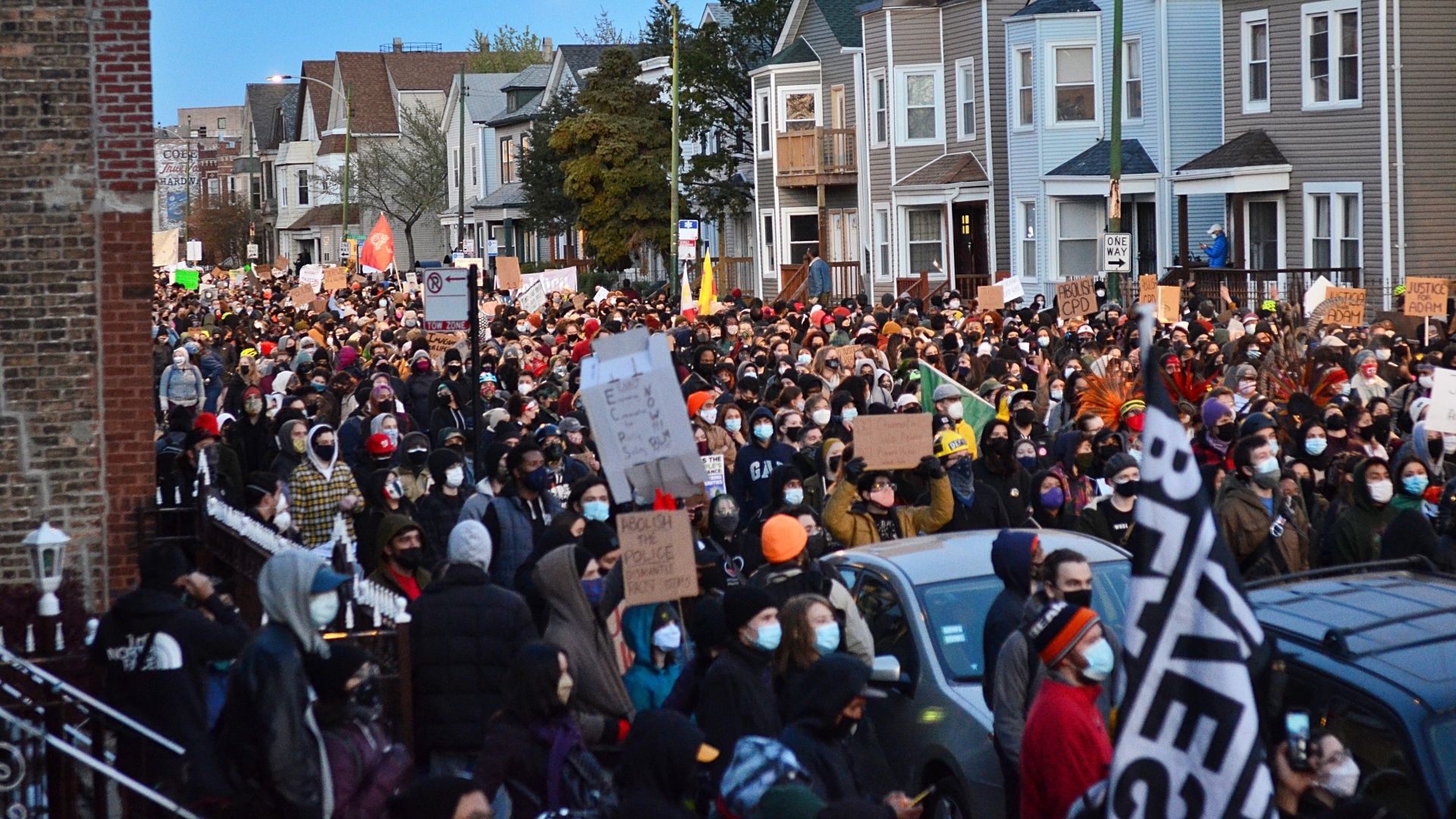 Protesto em Chicago após Adam Toledo, de 13 anos, ser morto pela polícia