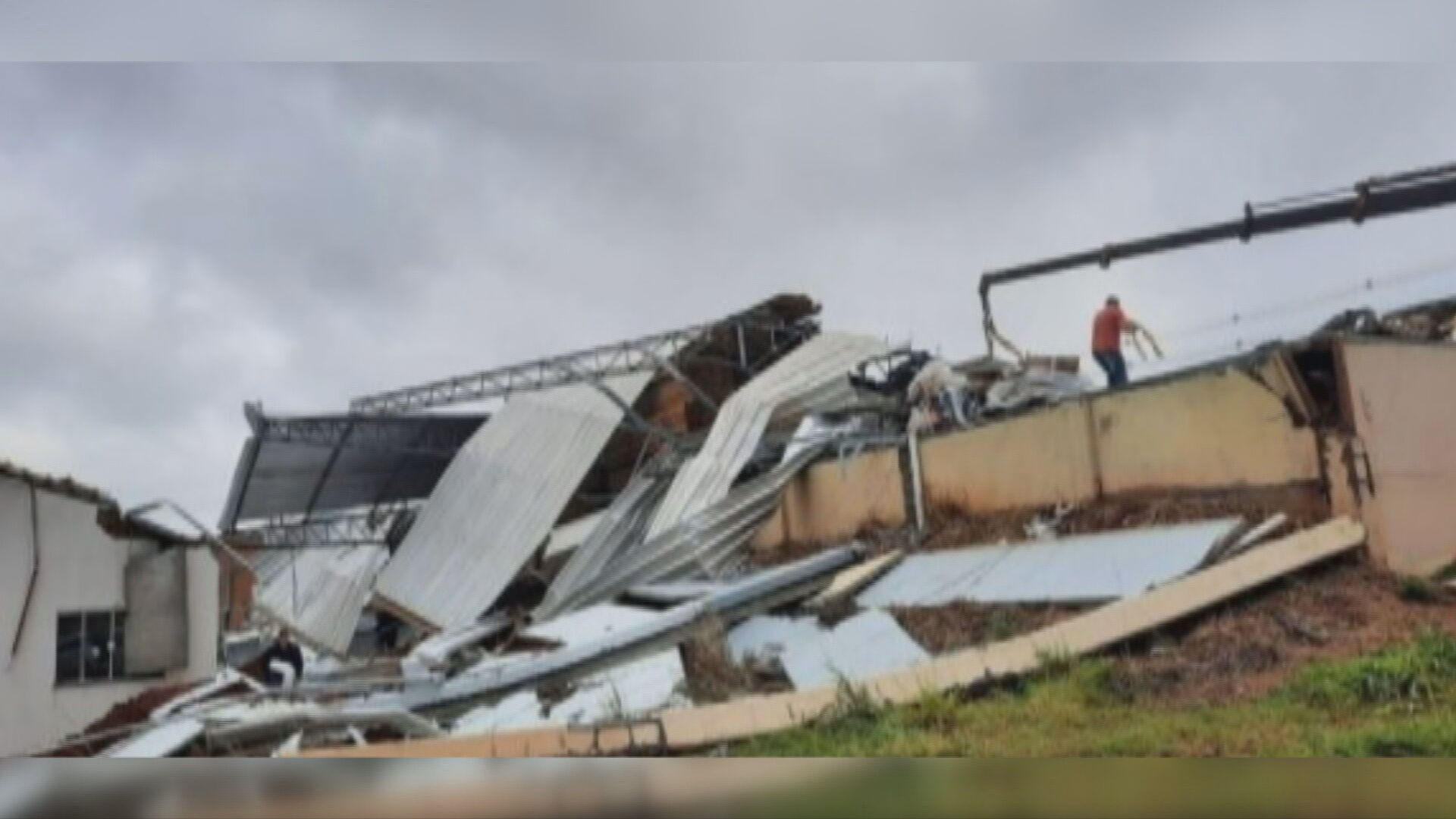 Tornado com ventos de 123 Km/h atinge Santa Catarina (30.Mai.2021)