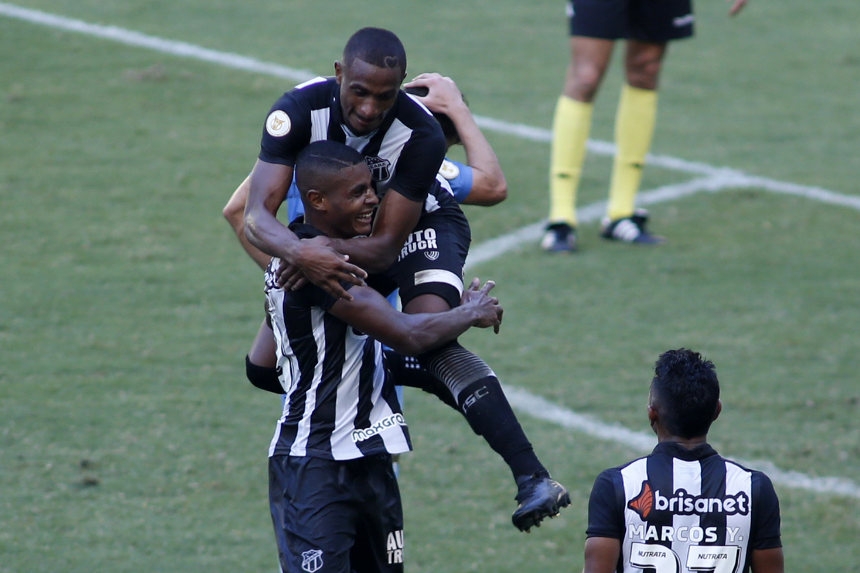 Comemoração do gol de Cleber, do Ceará, sobre o Grêmio 