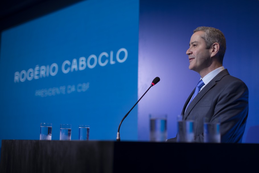 Rogério Langanke Caboclo durante cerimônia de posse na presidência da Confederaç