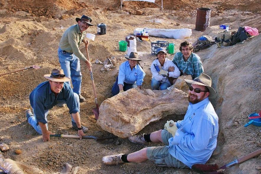 Pélvis de ‘Cooper’ durante a escavação do esqueleto fossilizado, em 2007