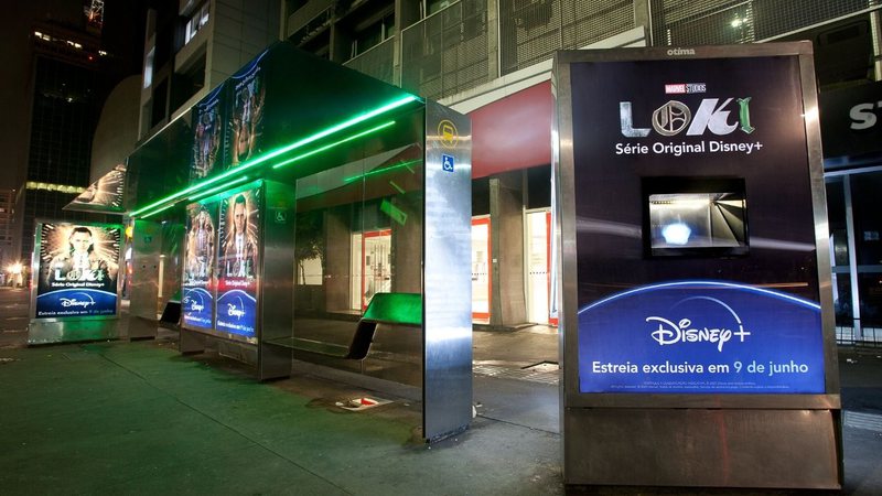 Pedra Tessaract na Avenida Paulista