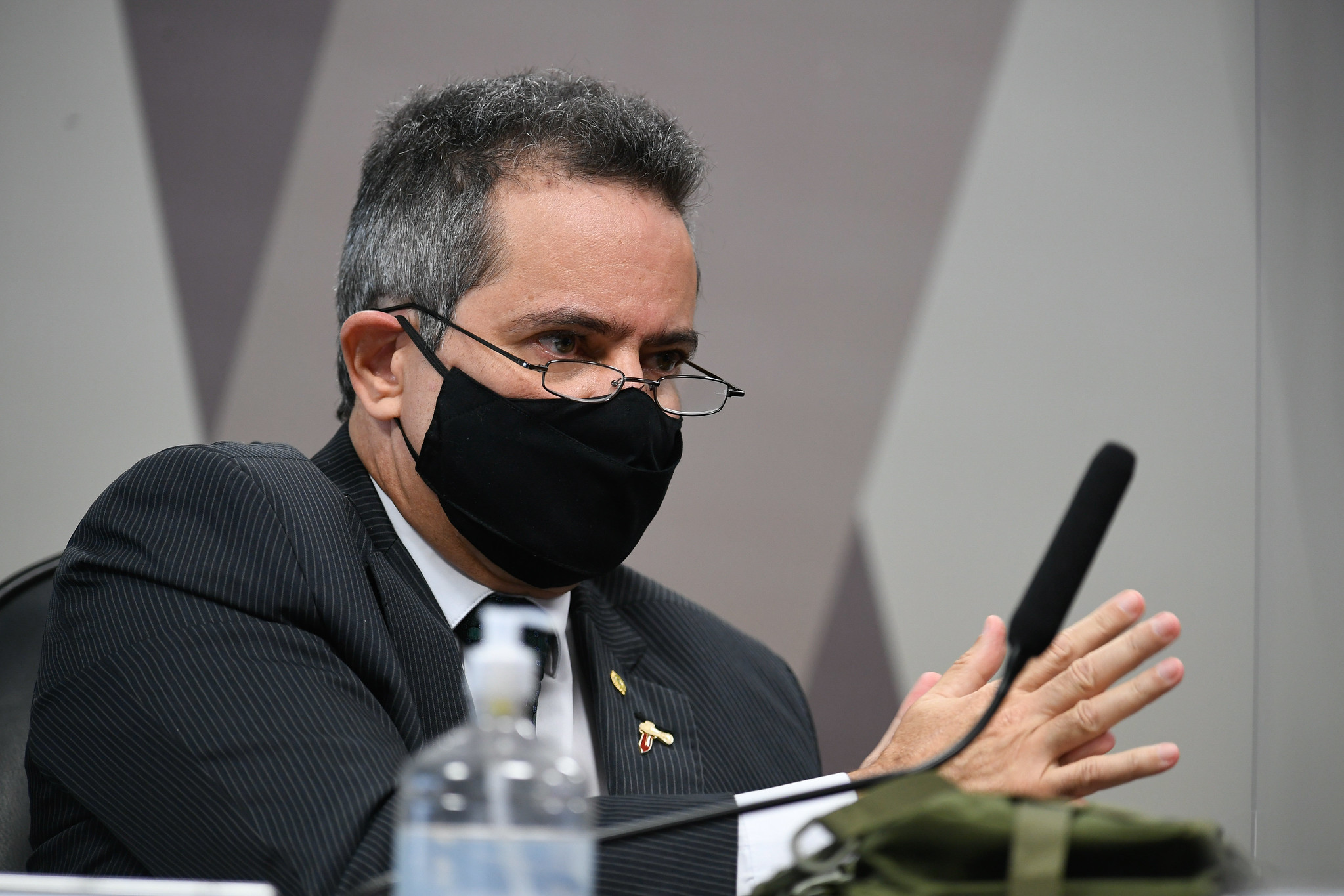 Comissão Parlamentar de Inquérito da Pandemia realiza oitiva com Elcio Franco