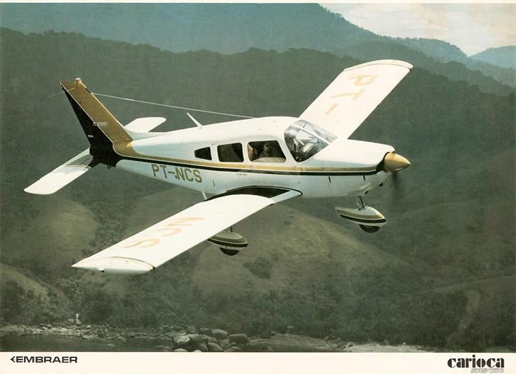 Avião da Embraer Carioca