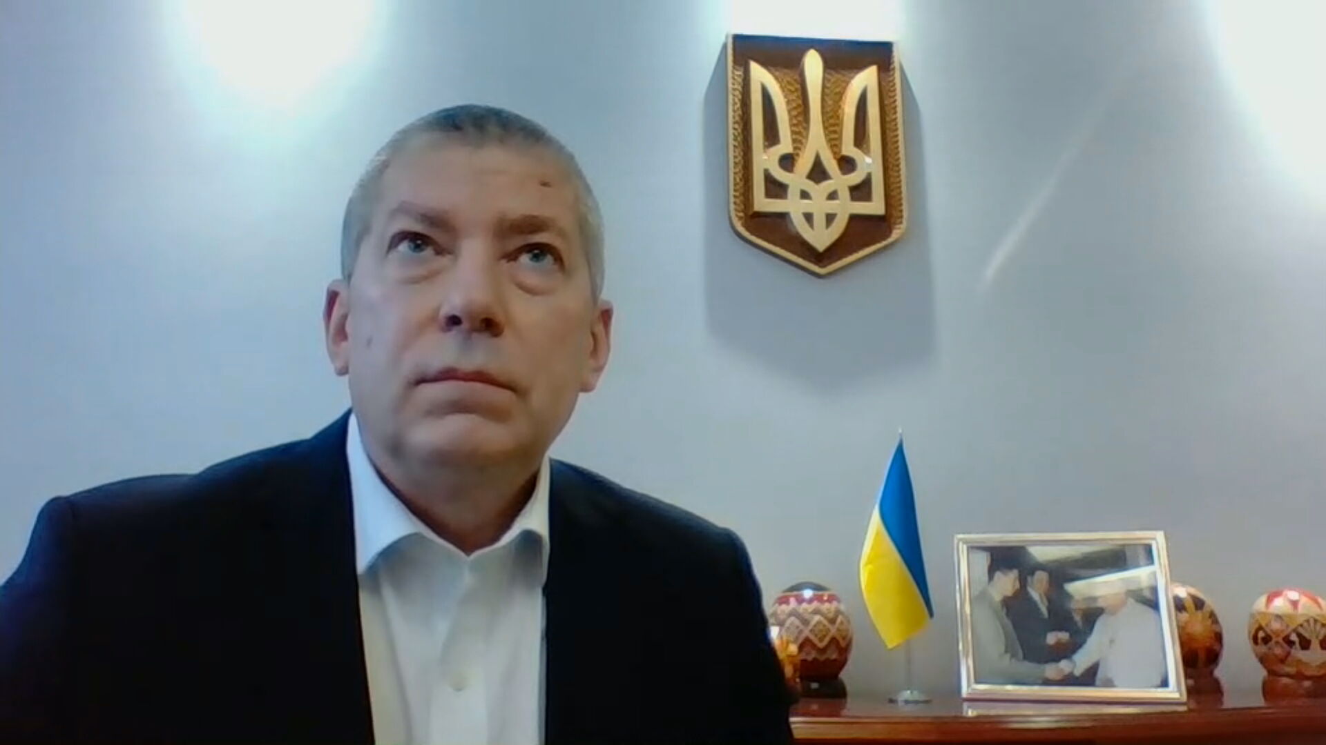O embaixador da Ucrânia Rostyslav Tronenko