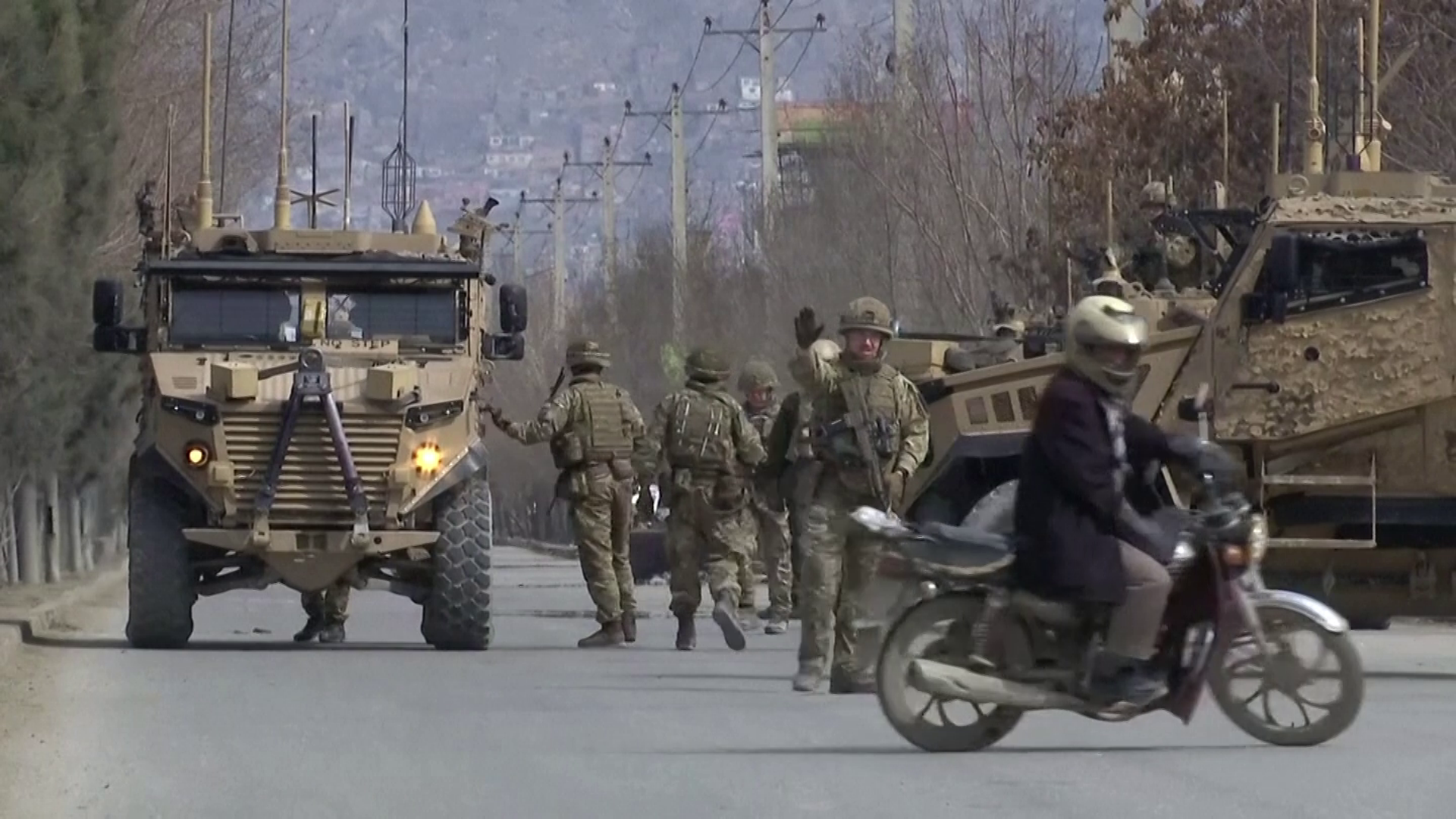 Militares reforçam segurança no Afeganistão após ataque