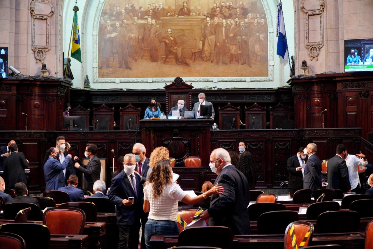 Comissão especial analisa o pedido de impeachment do governador do Rio