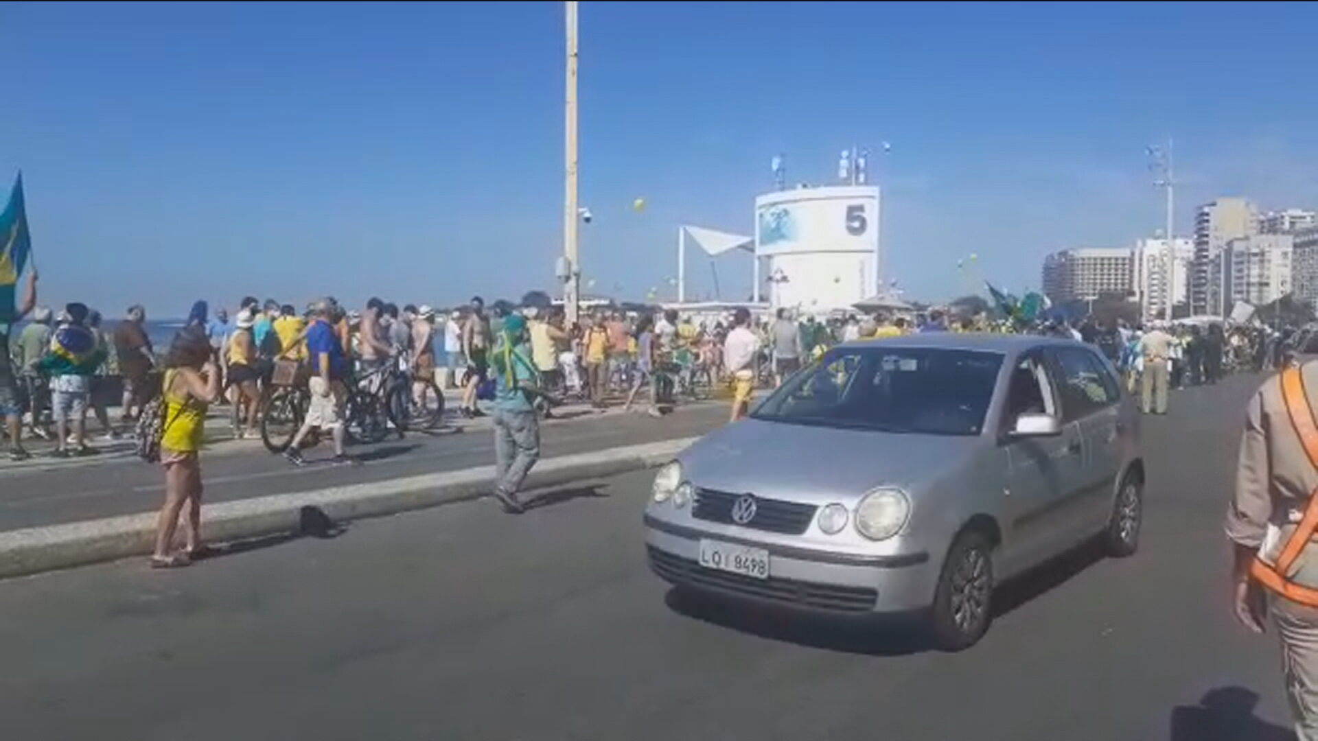 Manifestação pró Bolsonaro acontecem na zona sul do Rio de Janeiro