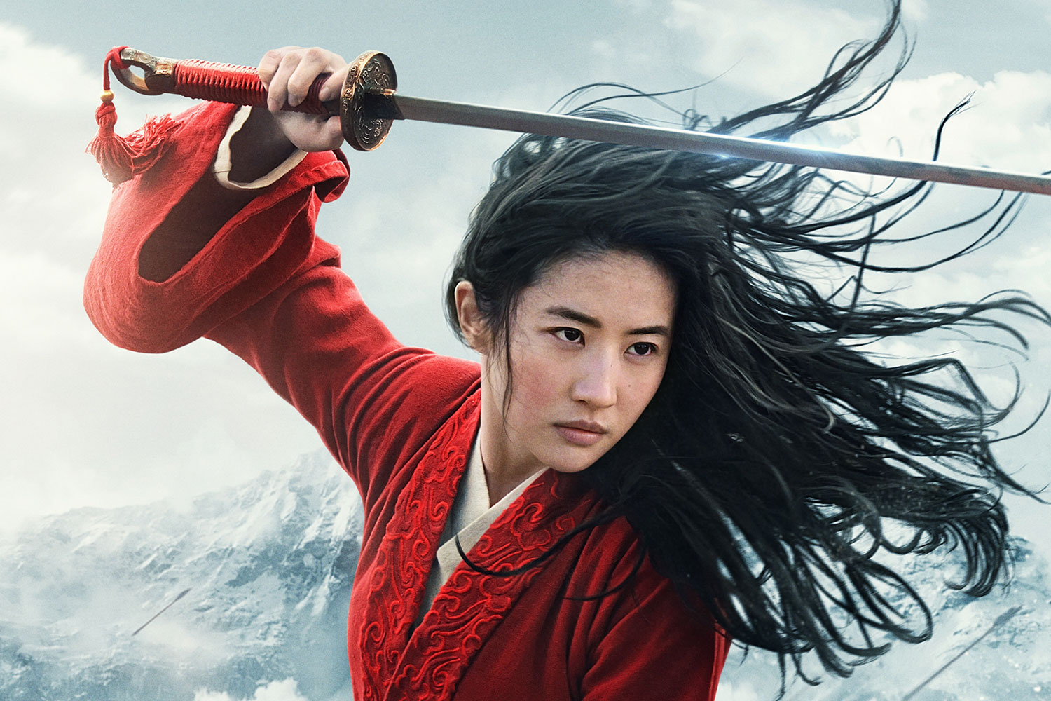 A atriz Liu Yifei em cena de Mulan 