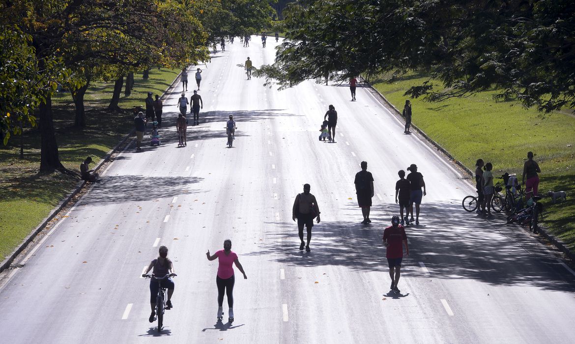 Caminhada esporte atividade física ar livre