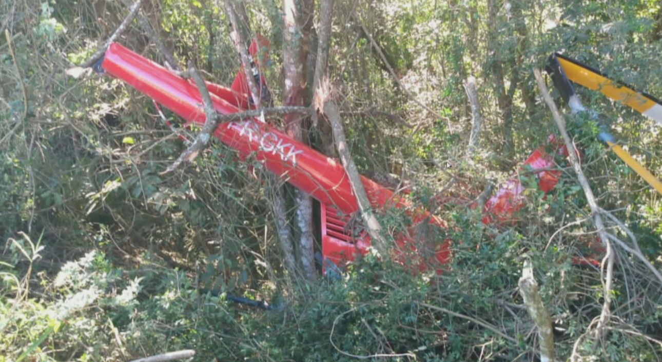 Helicóptero cai em Ibiúna, no interior de São Paulo