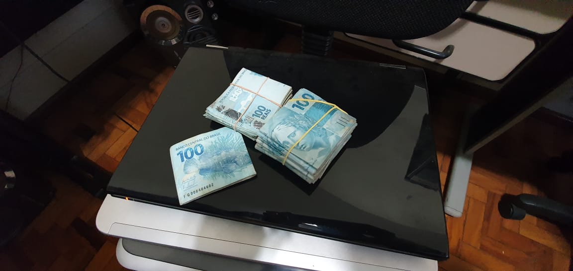 Na casa de Rossmann, em Borda da Mata (MG), foram encontrados R$ 15,6 mil 