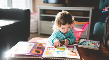 Dia Nacional do Livro Infantil, comemorado hoje (18), acontece em tempos de pandemia, oportuno para aproximar famílias em torno da leitura